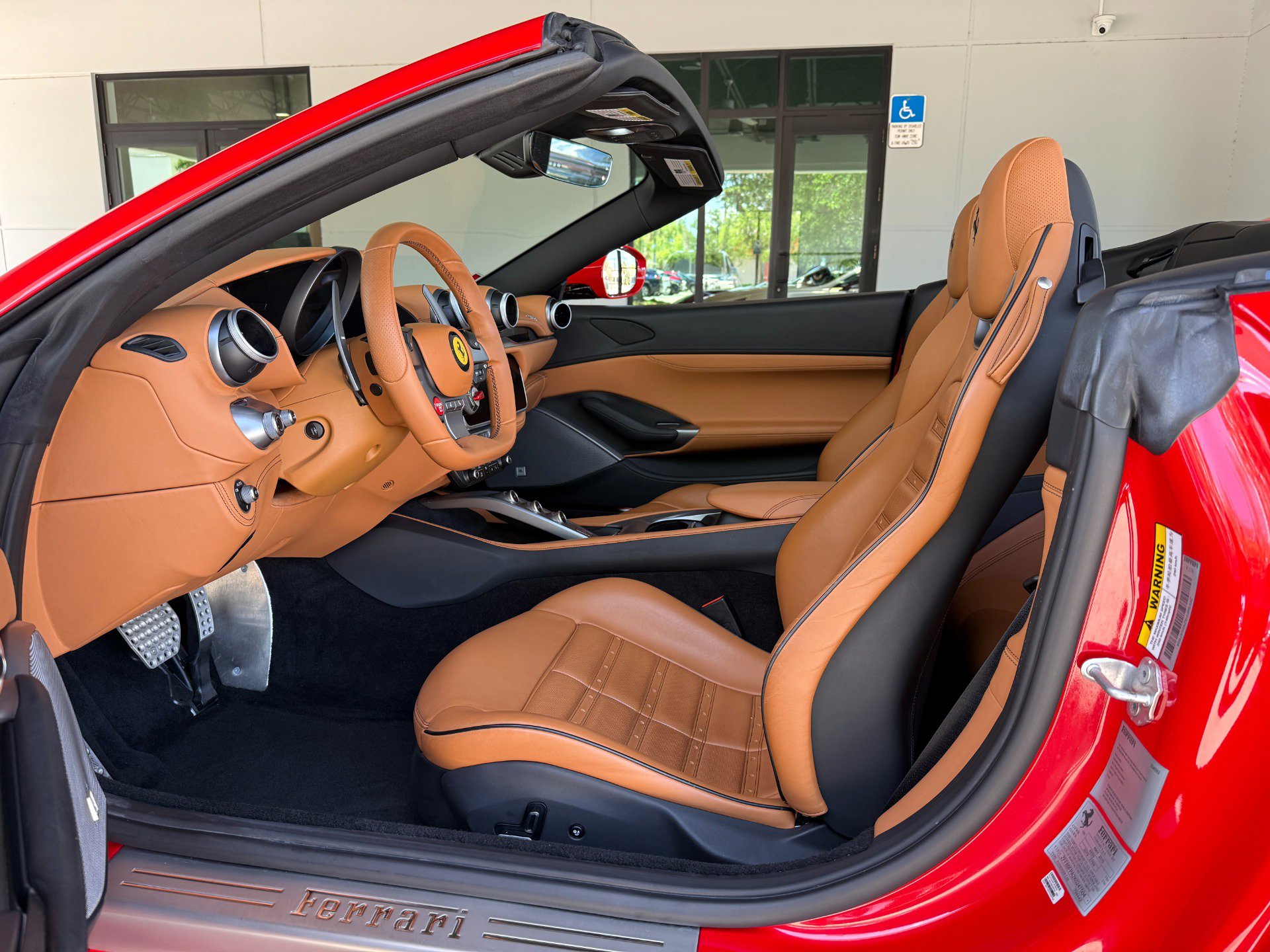 Used 2019 Ferrari Portofino RWD image 27