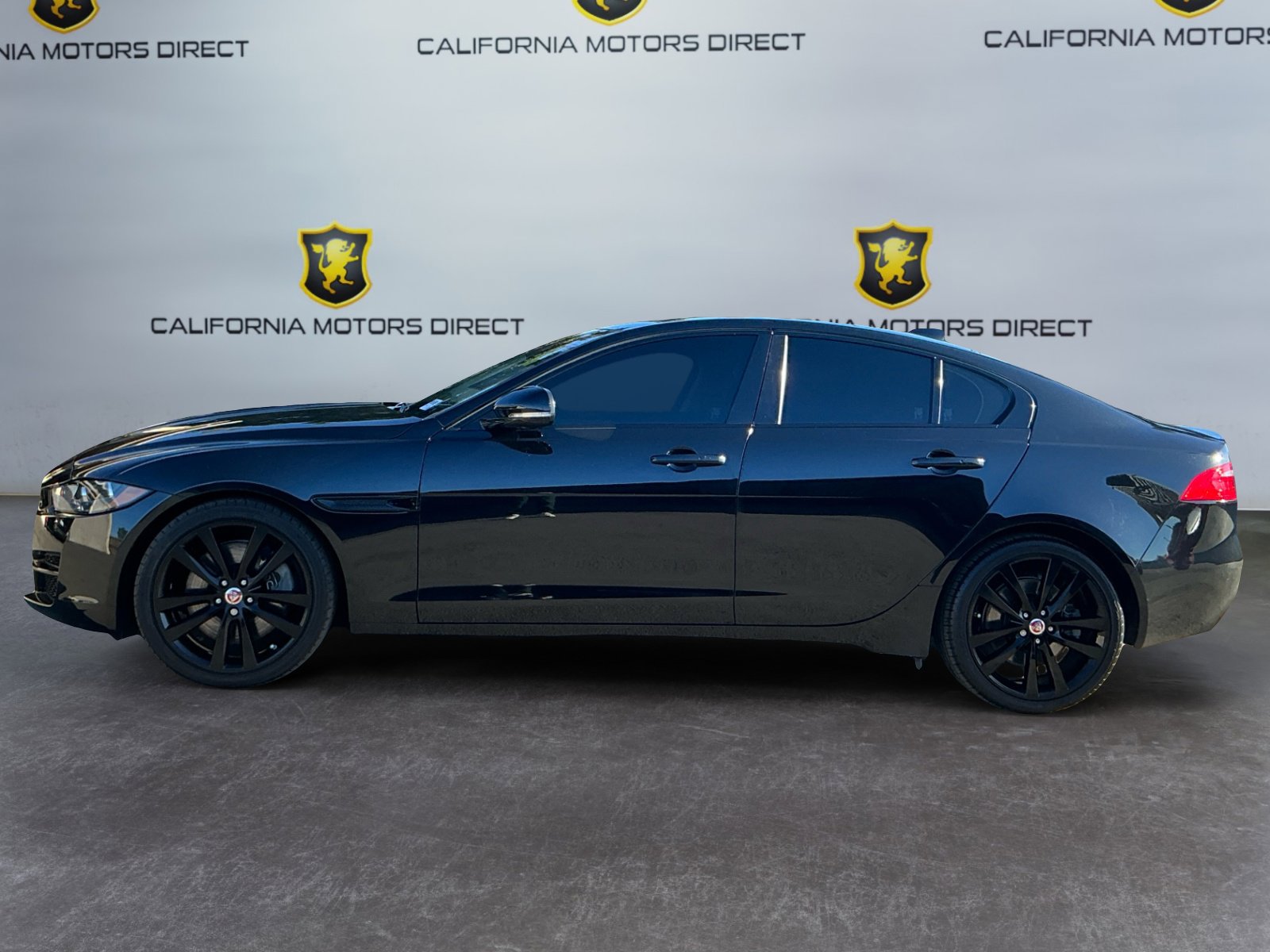 Used 2017 Jaguar XE Prestige image 8