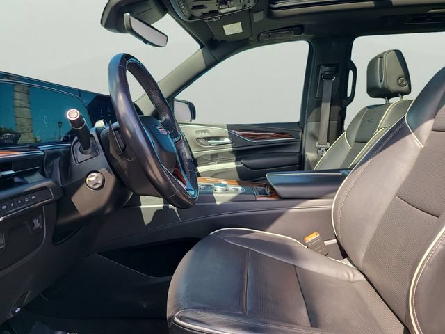 Used 2023 Cadillac Escalade Premium Luxury AWD/4WD image 21