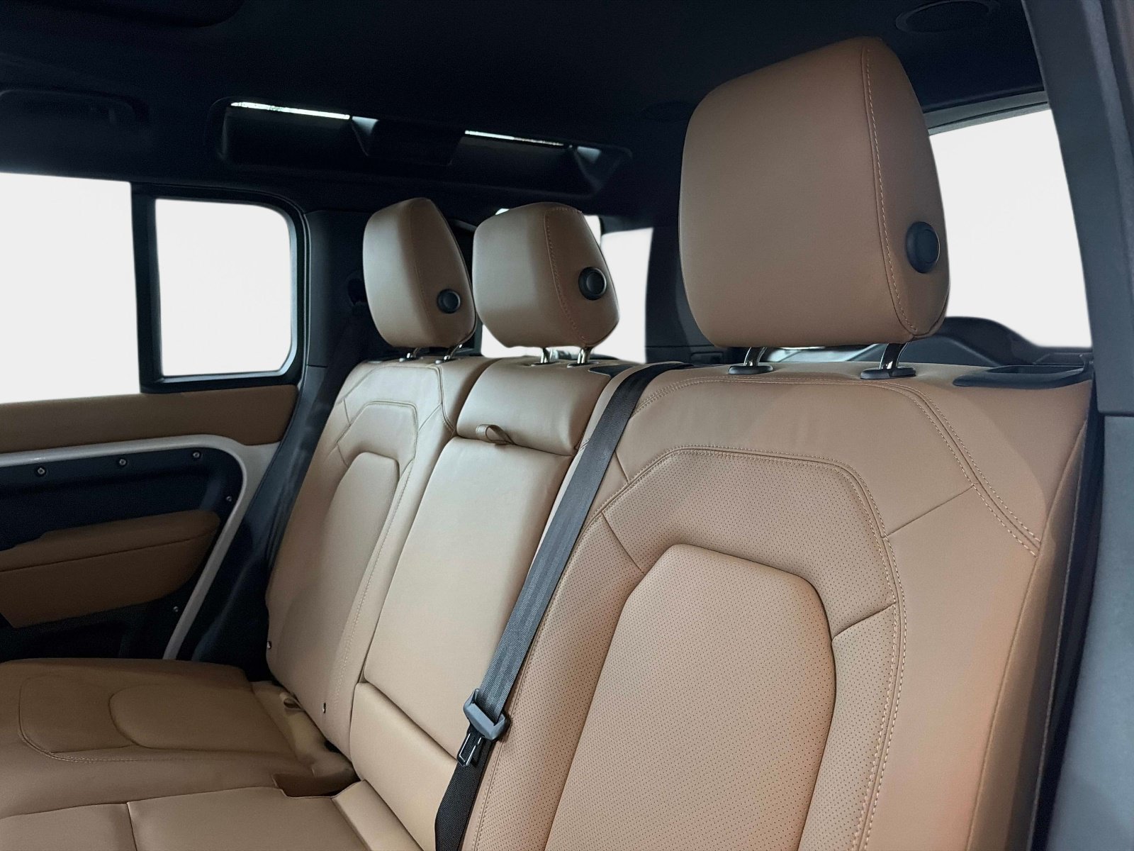New 2026 Land Rover Defender 110 X-Dynamic SE AWD/4WD image 14