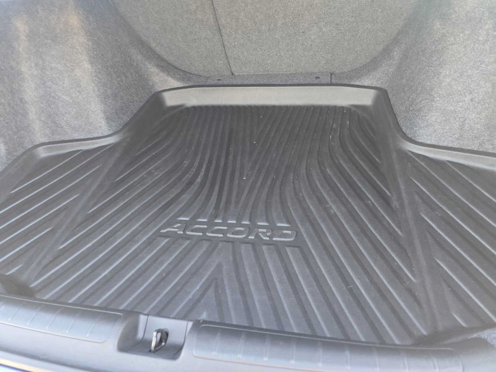 Used 2020 Honda Accord EX image 14