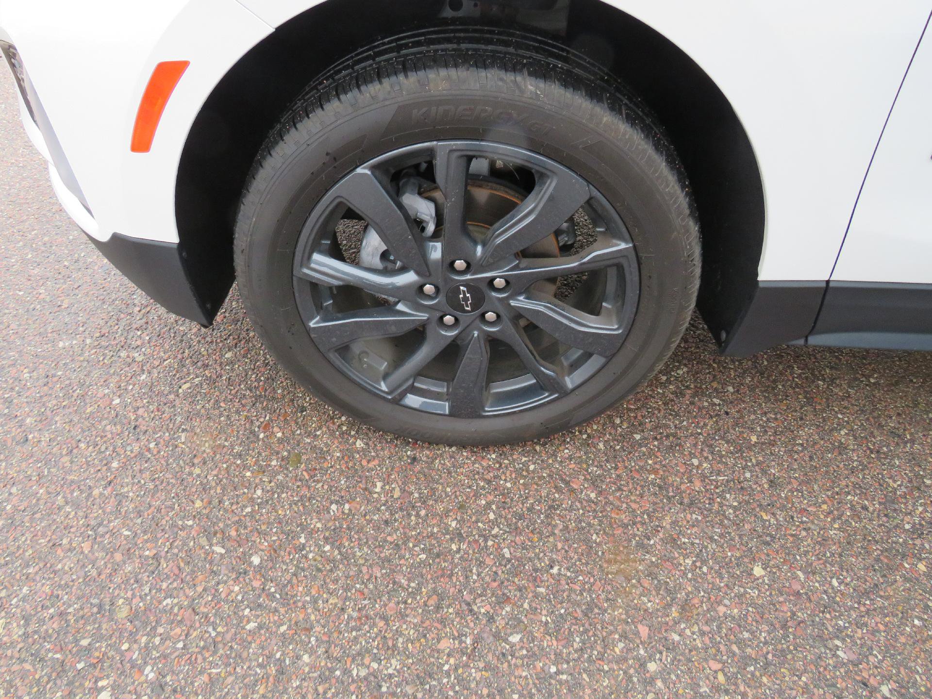 Used 2022 Chevrolet Equinox RS w/ RS Leather Package image 2