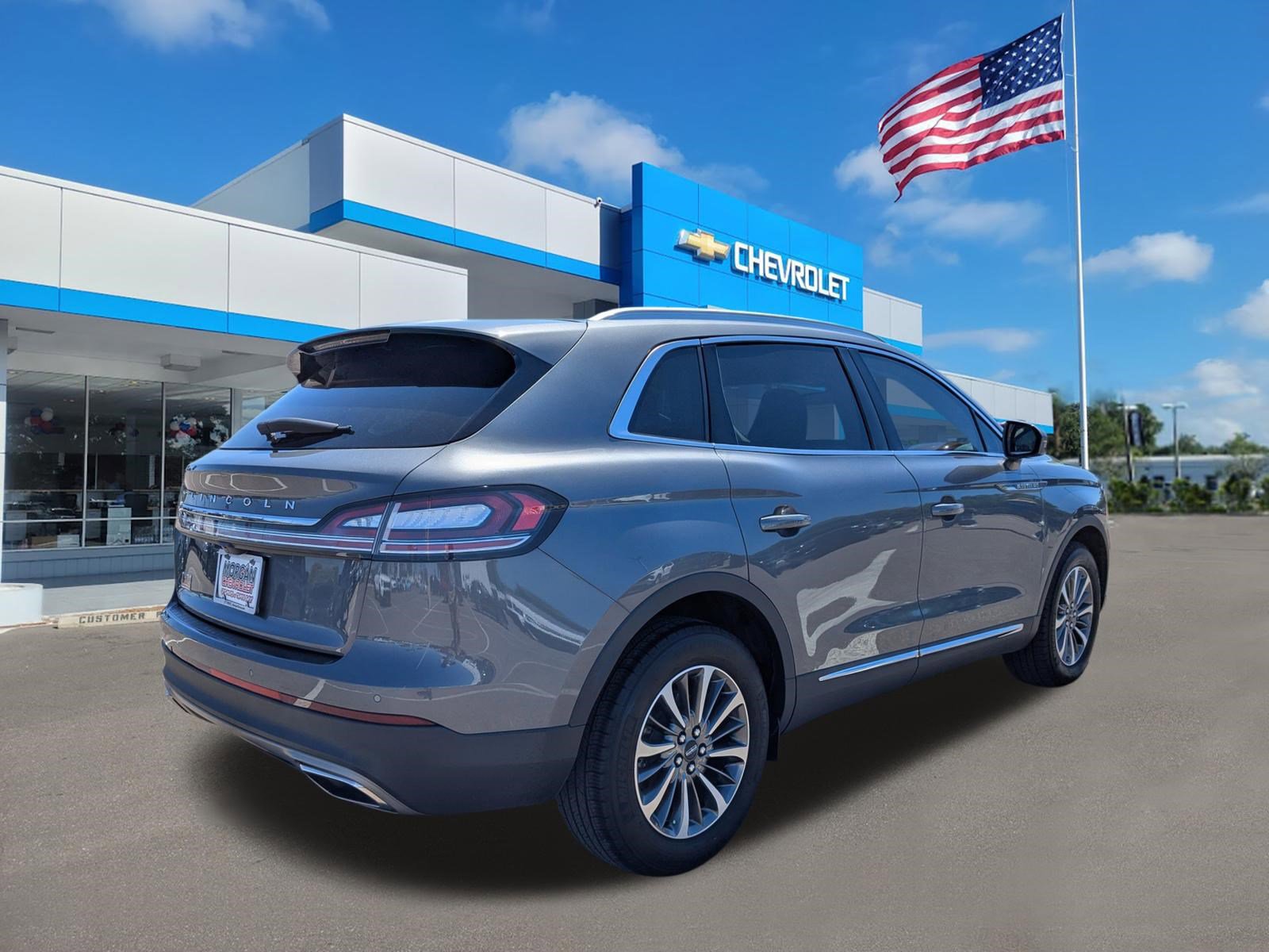 Used 2023 Lincoln Nautilus FWD w/ Premium Package image 4