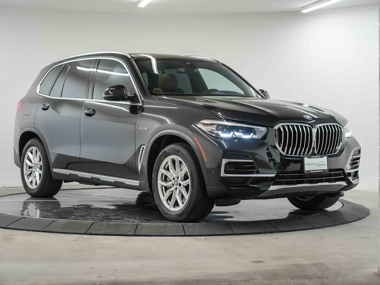 Used 2022 BMW X5 xDrive45e w/ Parking Assistance Package AWD/4WD image 7