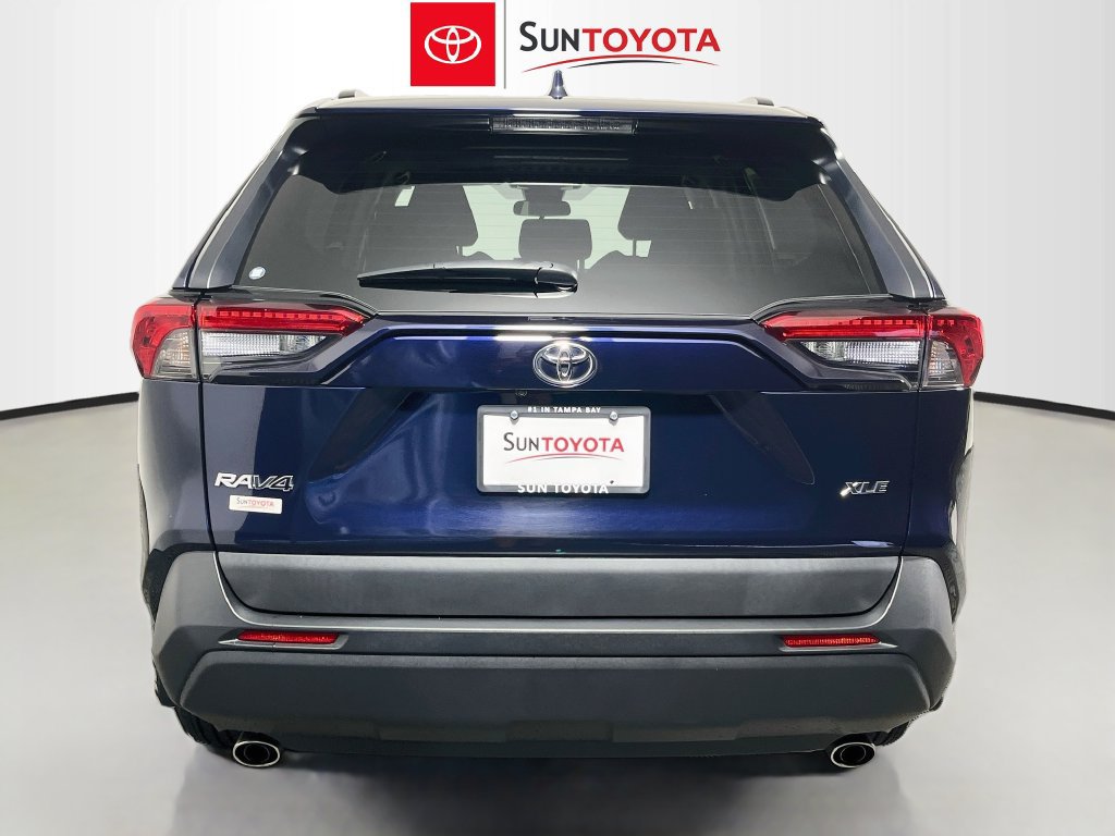 Used 2025 Toyota RAV4 XLE w/ Convenience Package FWD image 4