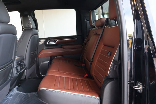 Used 2025 GMC Sierra 3500 Denali Ultimate image 14