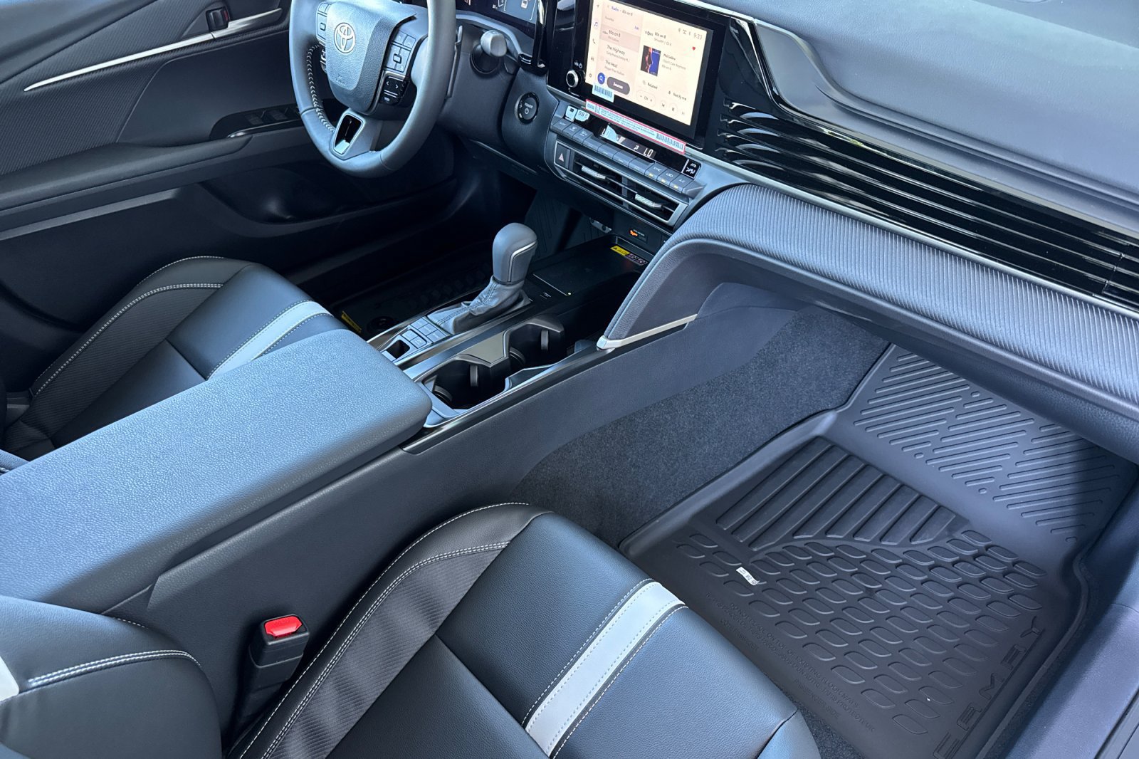New 2026 Toyota Camry SE FWD image 17