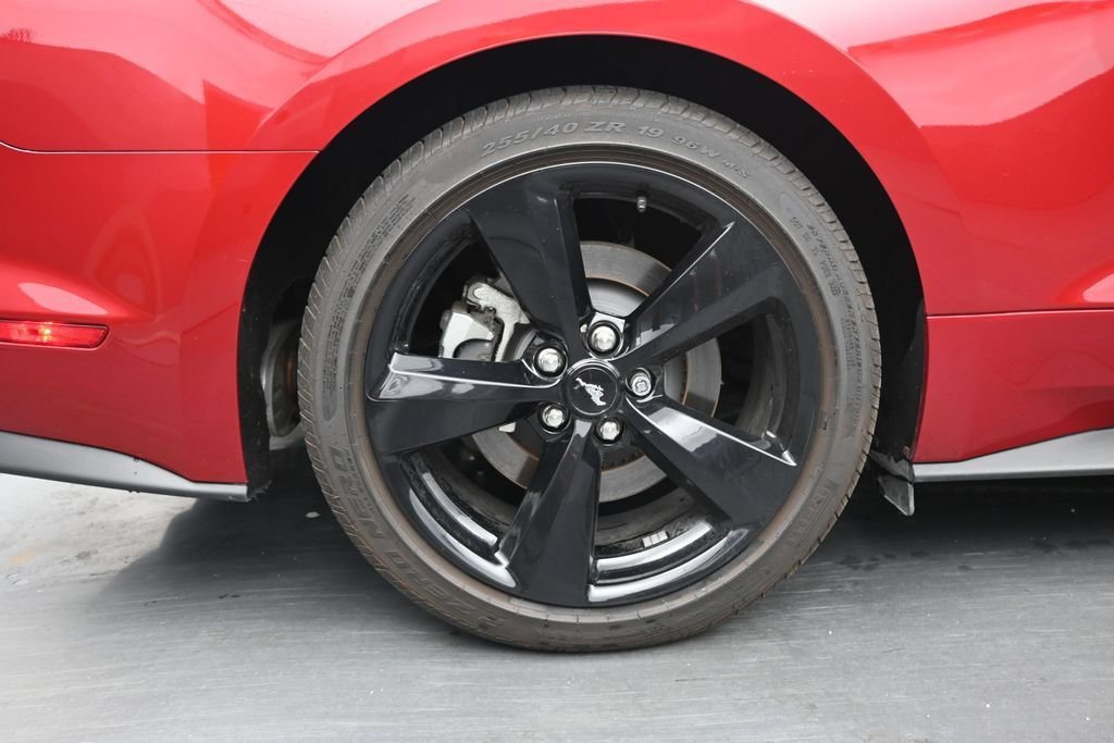 Used 2022 Ford Mustang GT Premium w/ Black Accent Package RWD image 13