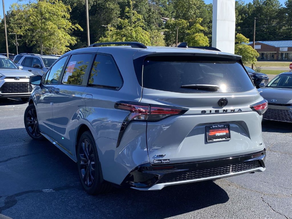New 2026 Toyota Sienna XSE FWD image 5