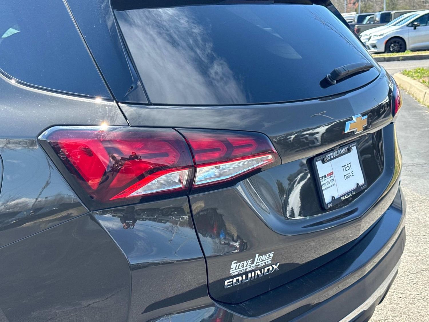 Used 2023 Chevrolet Equinox LT image 12