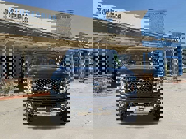 Used 2018 Nissan Titan PRO-4X w/ Pro-4x Convenience Package image 10