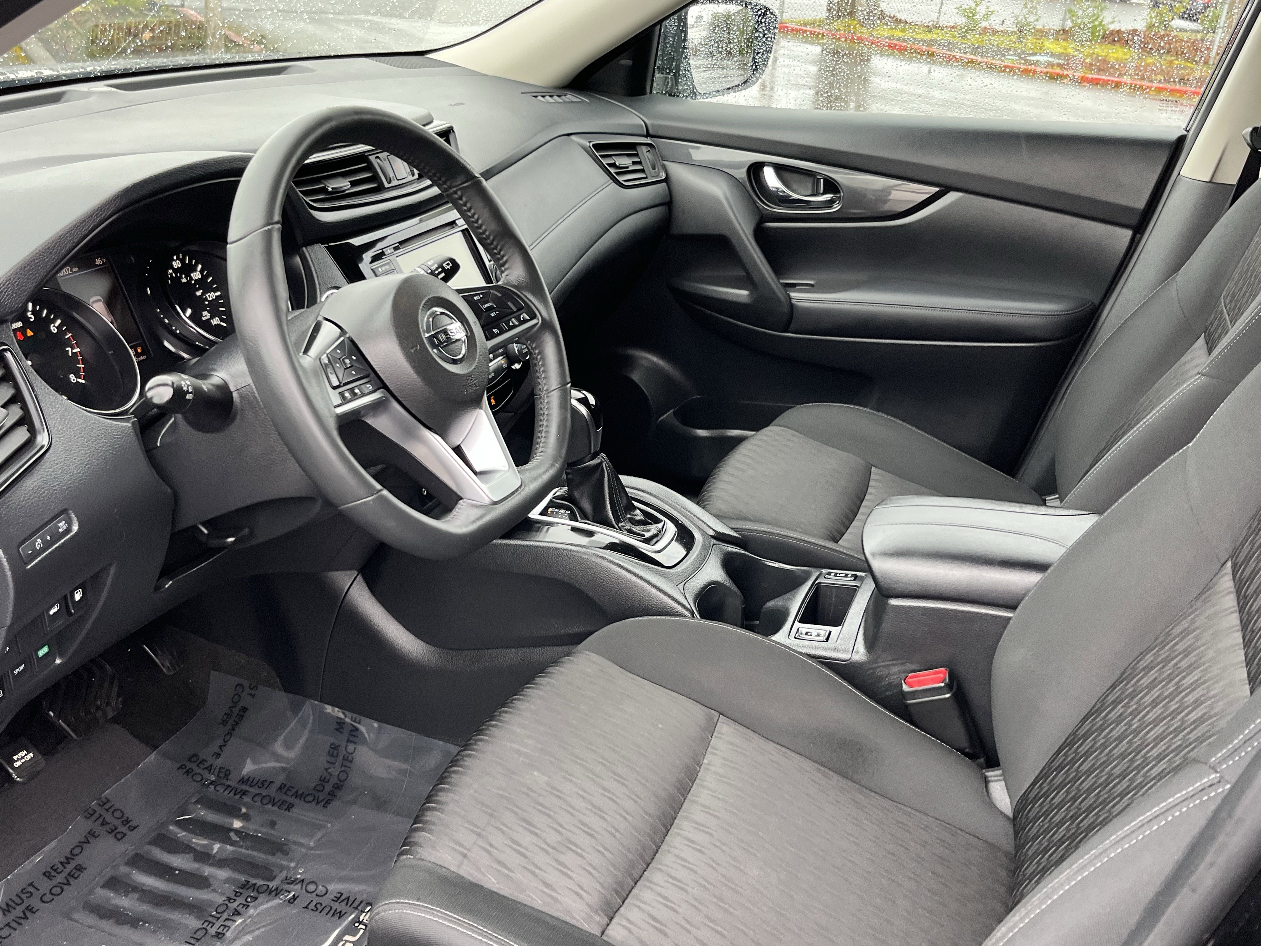 Used 2018 Nissan Rogue SV image 9