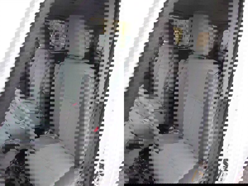 Used 2016 Nissan NV 3500 S image 15