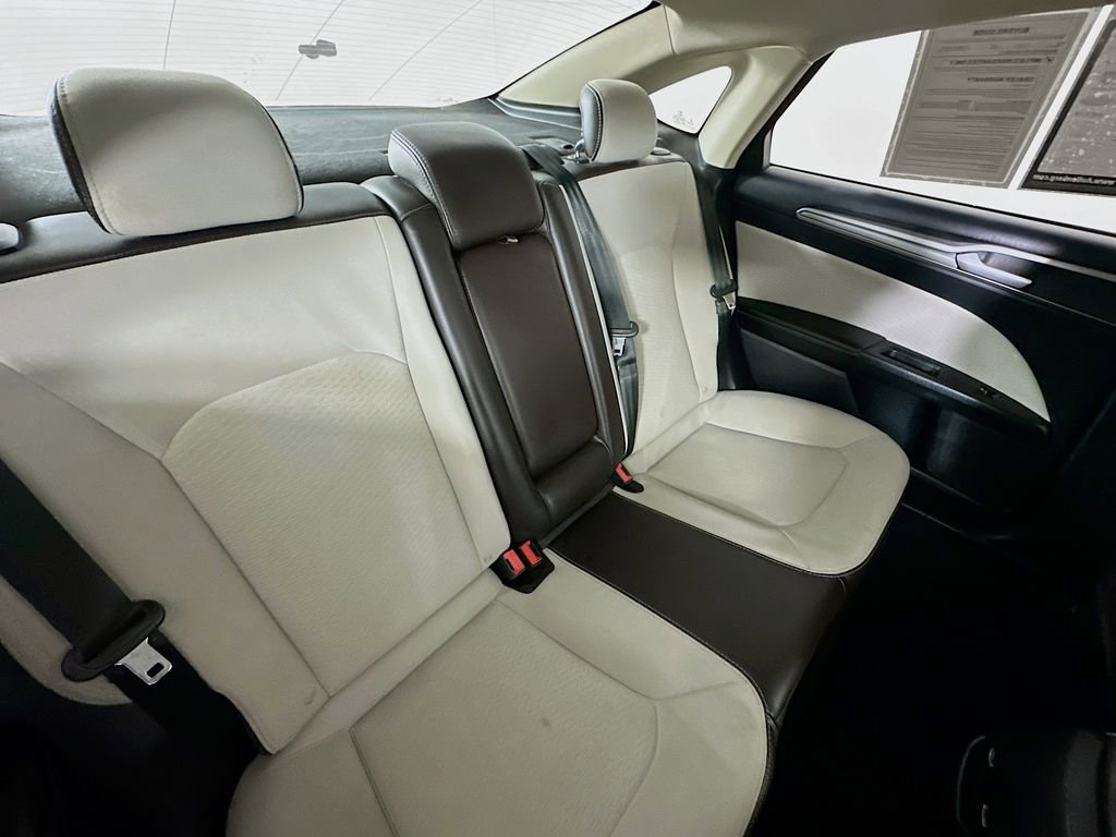 Used 2020 Ford Fusion SE w/ Equipment Group 151A image 25