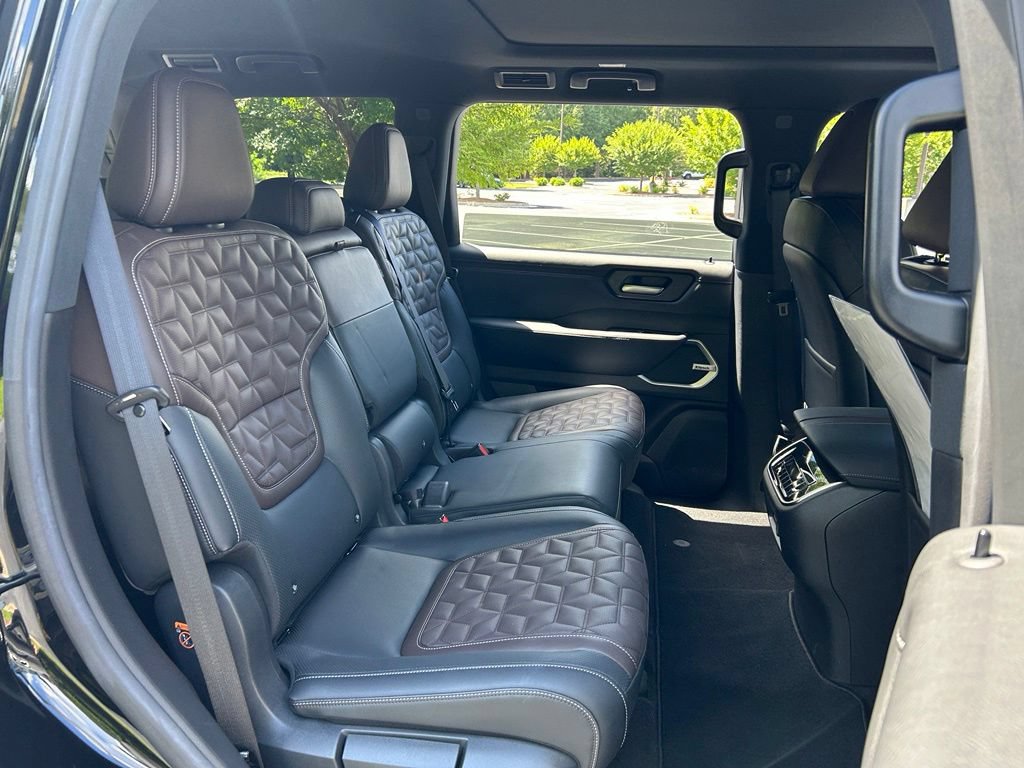 Used 2025 Nissan Armada Platinum Reserve RWD image 60