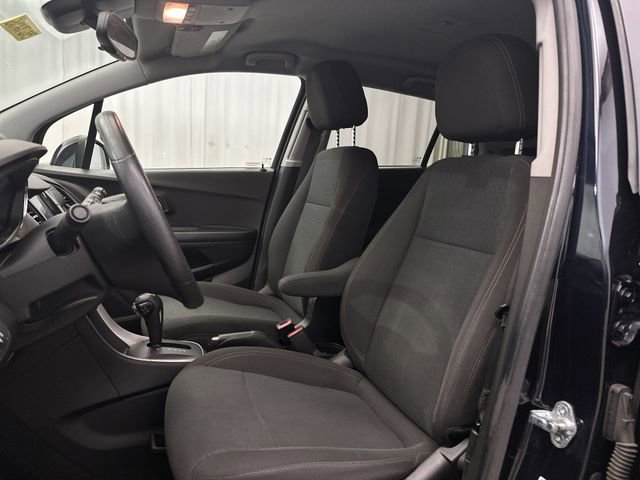 Used 2021 Chevrolet Trax LS w/ Tint and Cruise Package image 17