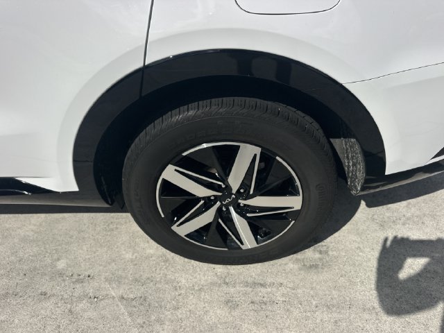 Certified 2023 Kia Sorento S w/ Panoramic Sunroof Package FWD image 10