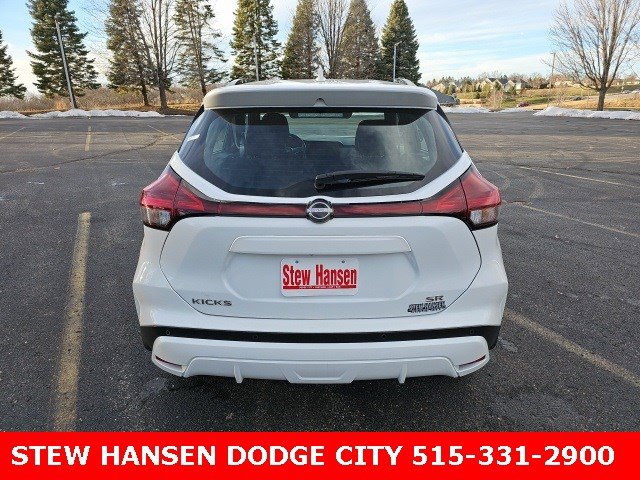 Used 2024 Nissan Kicks SR image 5