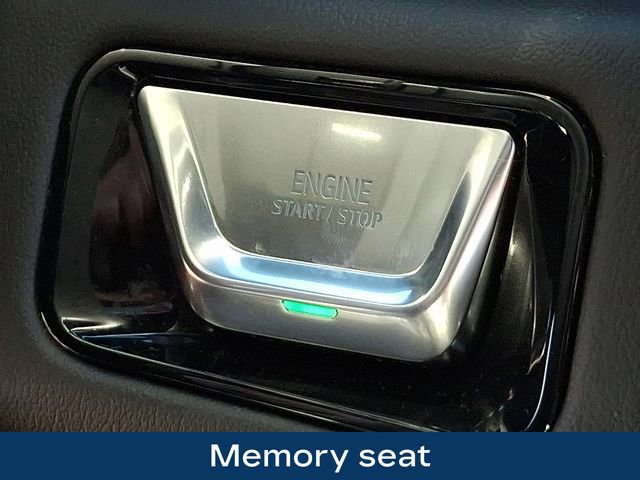 Used 2025 GMC Yukon XL Denali AWD/4WD image 11