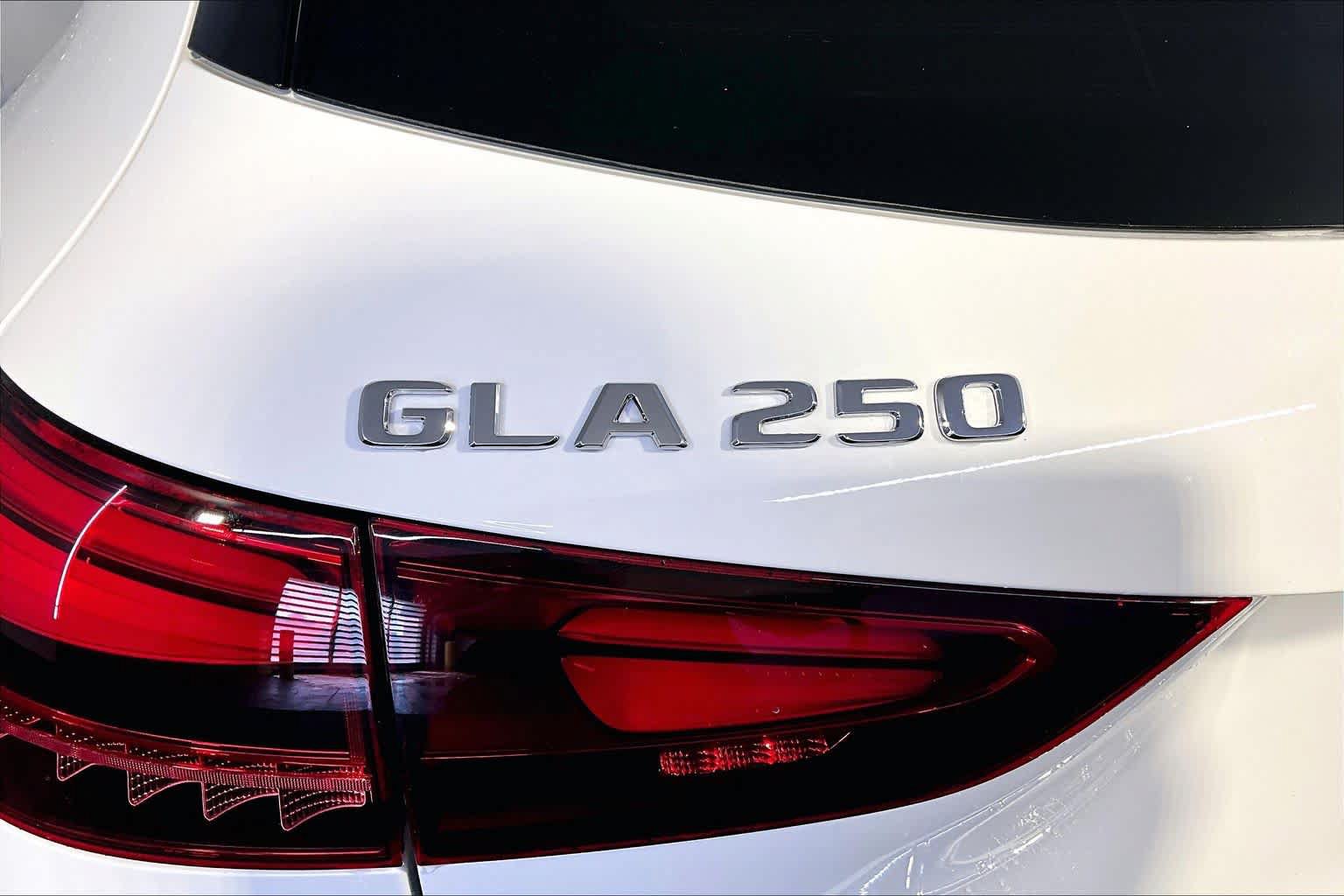 New 2026 Mercedes-Benz GLA 250 4MATIC image 6