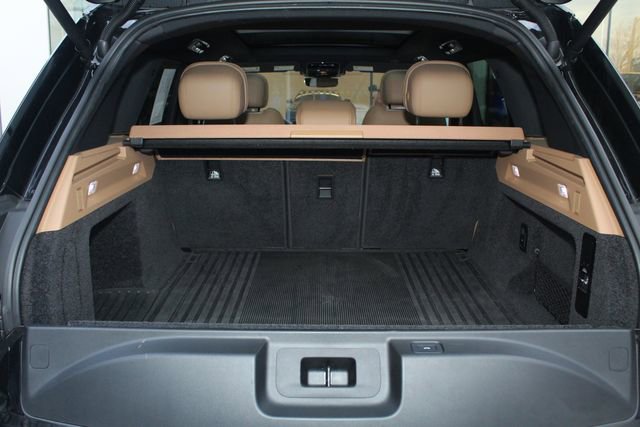 Used 2023 Land Rover Range Rover SE image 12