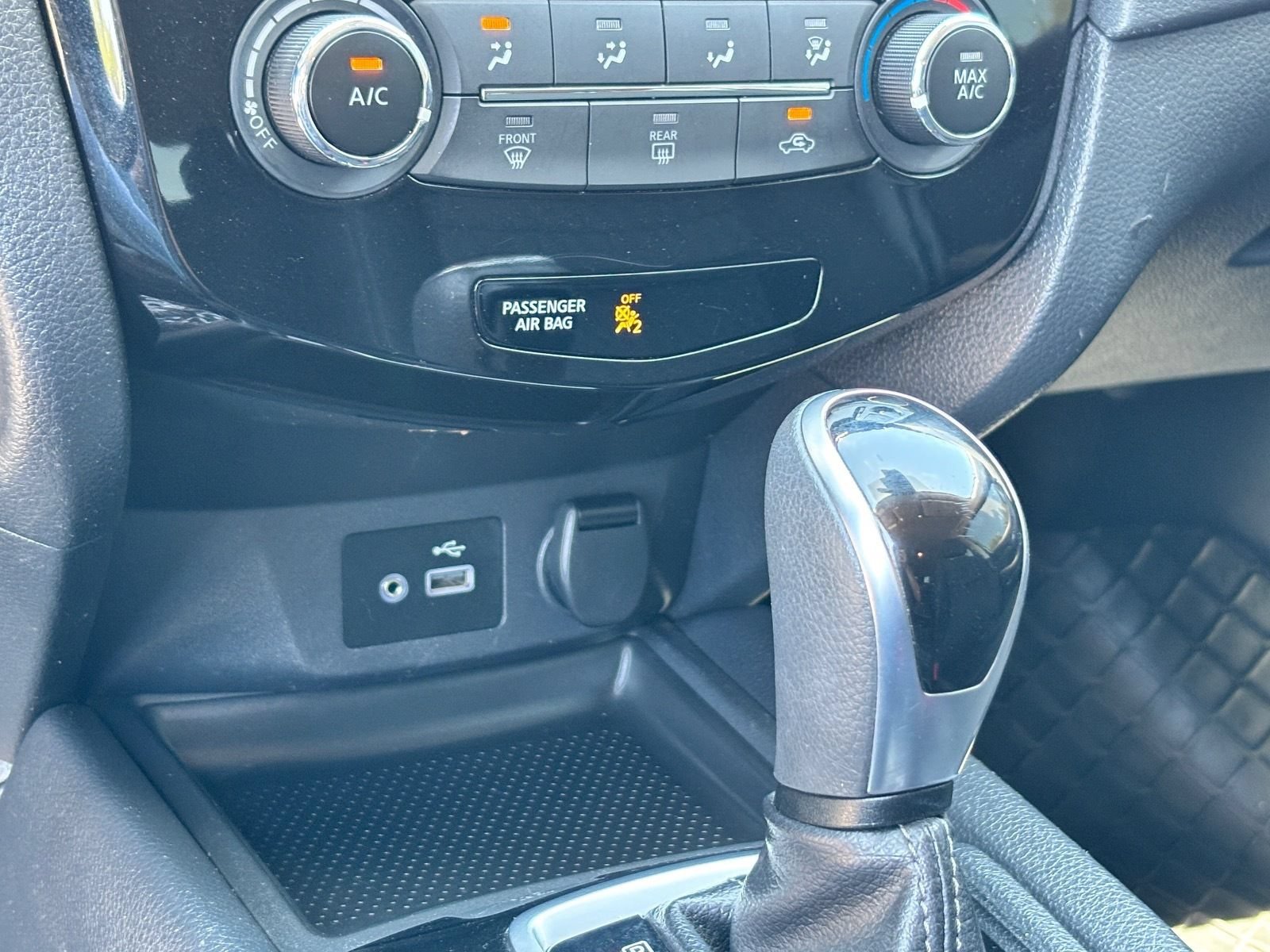 Used 2020 Nissan Rogue S FWD image 26