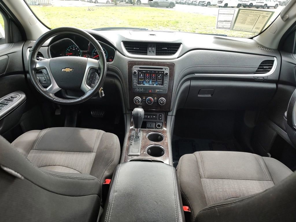 Used 2017 Chevrolet Traverse LT w/ Style and Technology Package image 10