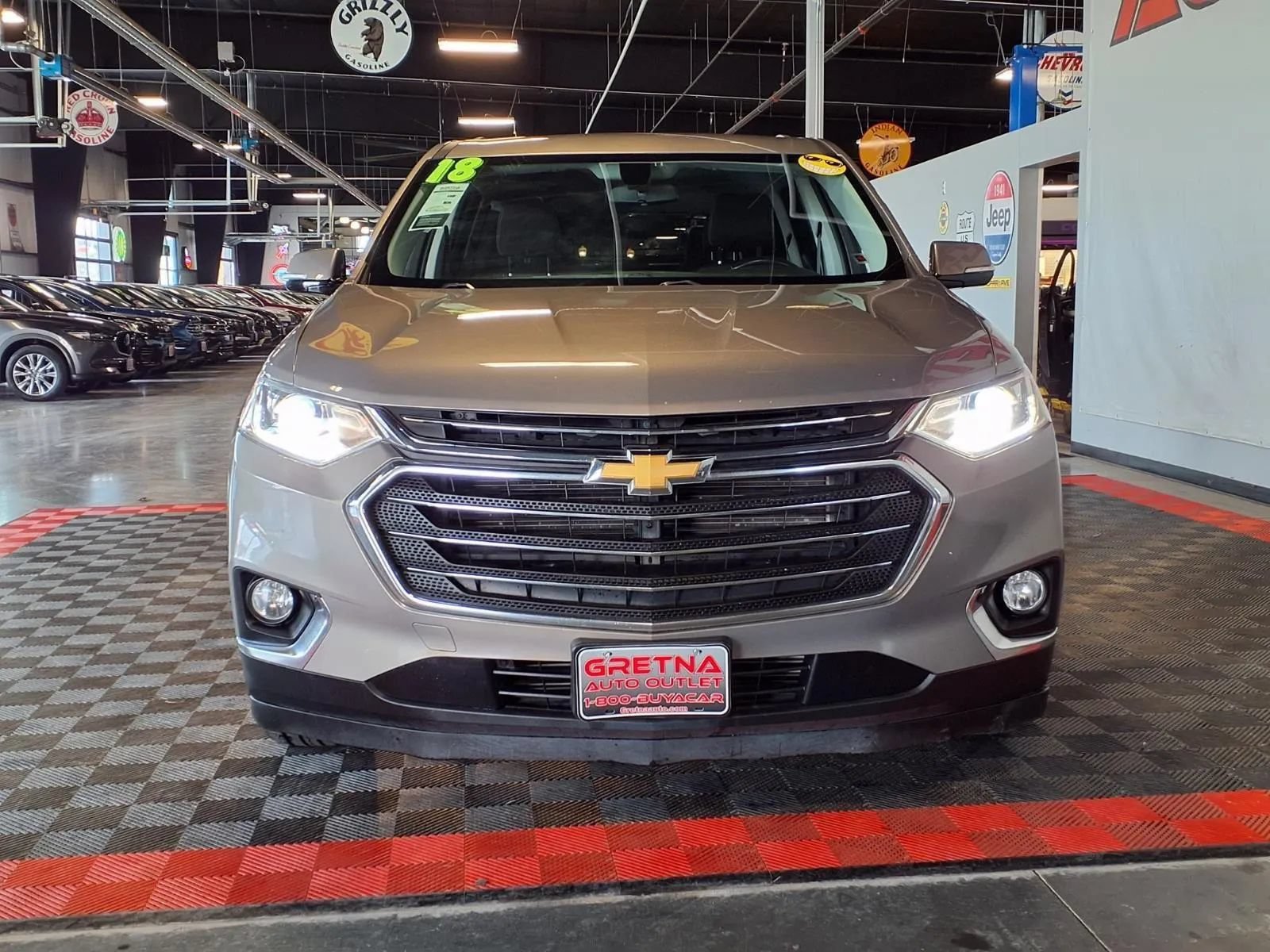 Used 2018 Chevrolet Traverse LT AWD/4WD image 2