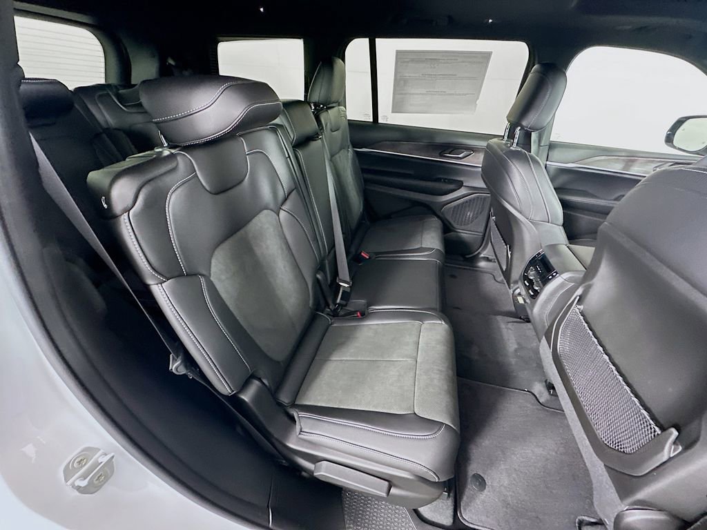 New 2026 Jeep Grand Cherokee L 4WD image 35