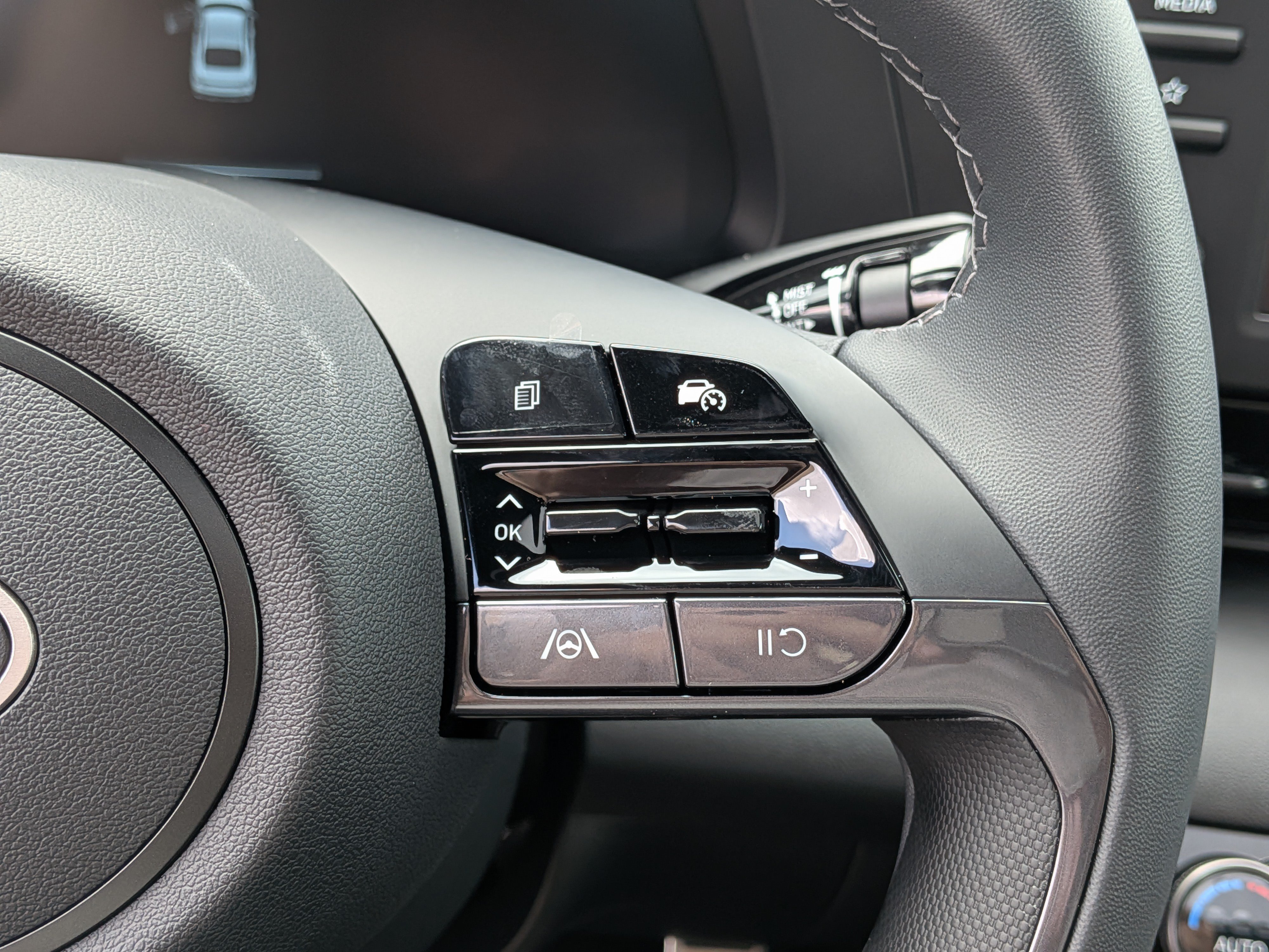 New 2026 Hyundai Elantra SEL Sport FWD image 25