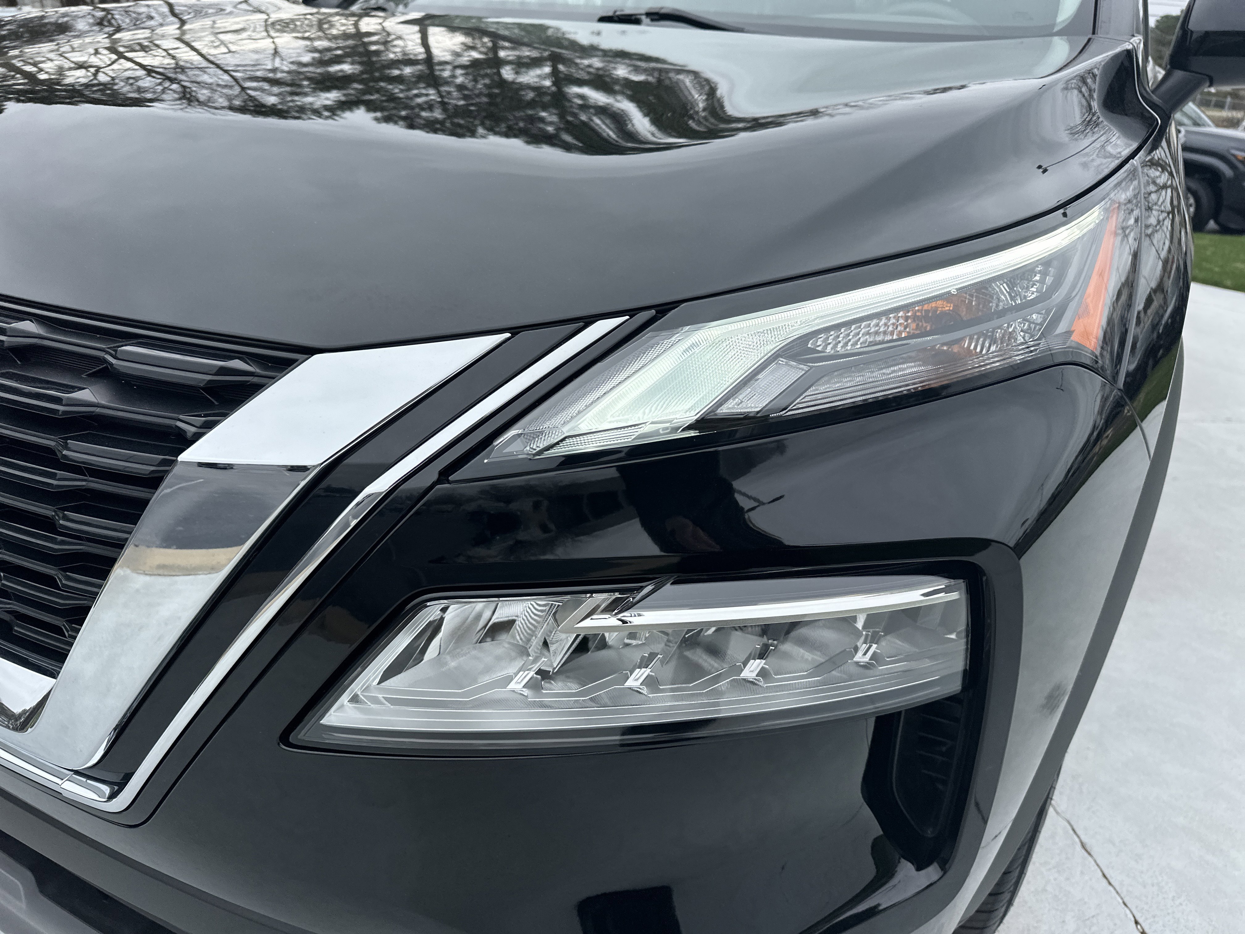 Used 2023 Nissan Rogue SV image 6