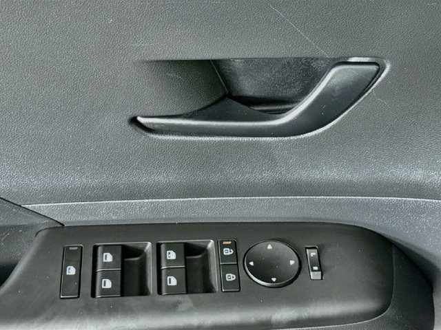 Used 2024 Hyundai Kona SEL FWD image 21