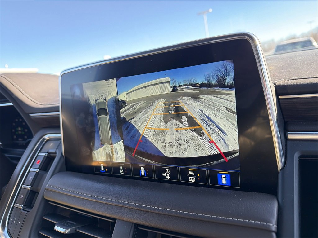 Certified 2022 Chevrolet Suburban LT w/ Luxury Package image 7