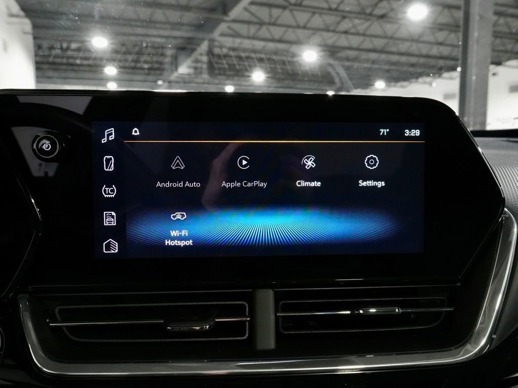 Used 2024 Chevrolet Trax ACTIV w/ Sunroof Package image 18