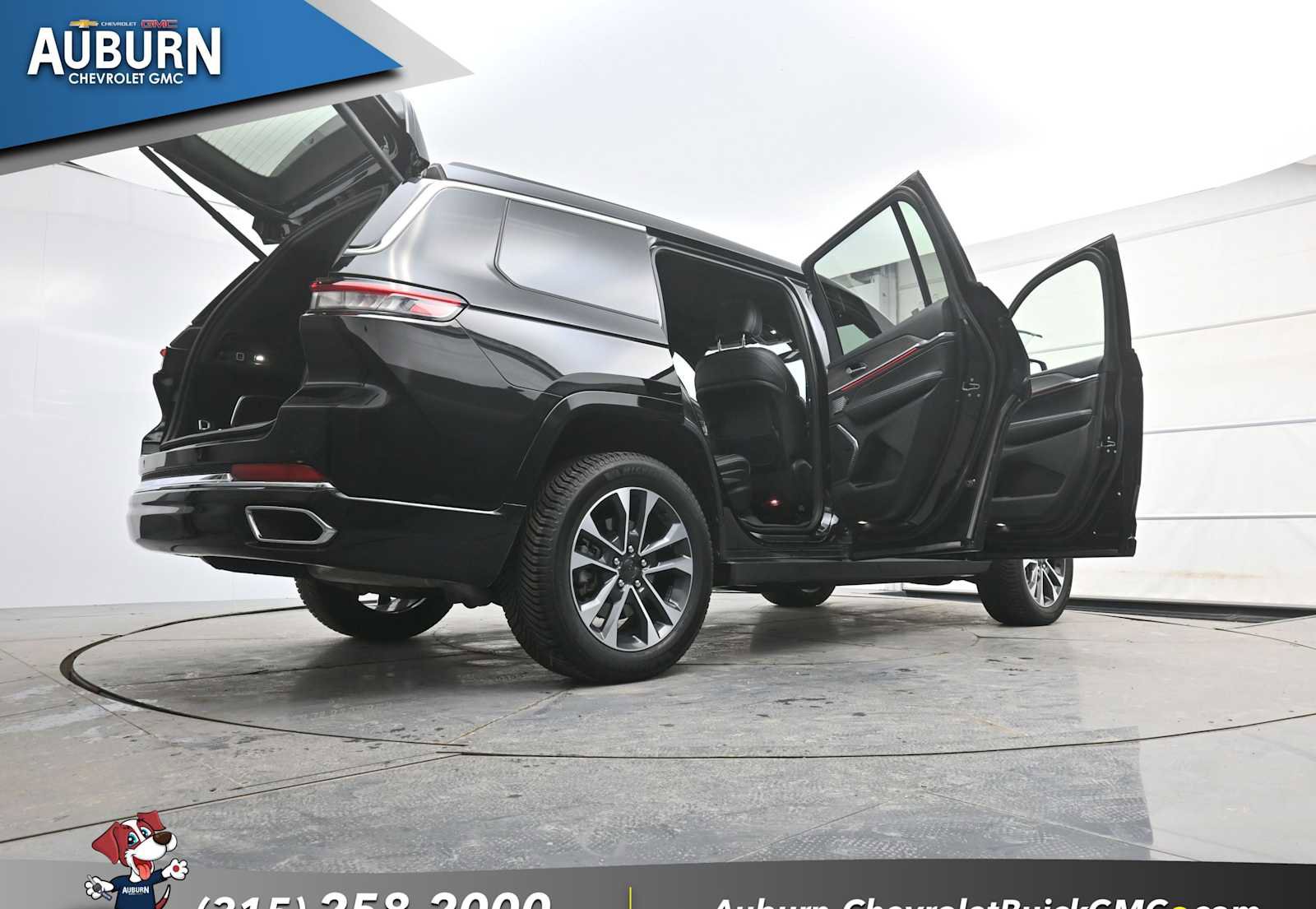 Used 2024 Jeep Grand Cherokee L Overland w/ Trailer Tow Package image 30