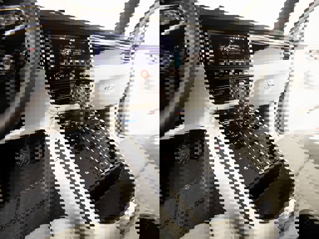 New 2026 Porsche Macan S image 25