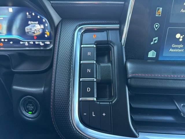 Used 2022 Chevrolet Suburban RST w/ Sport Performance Package image 17