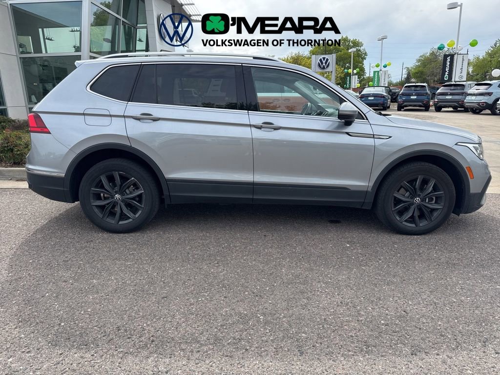 Used 2024 Volkswagen Tiguan SE w/ Panoramic Sunroof Package AWD/4WD image 4
