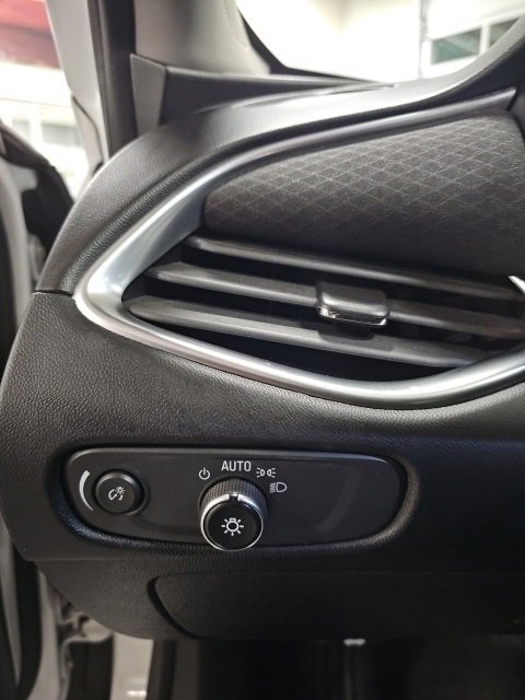 Used 2021 Chevrolet Malibu LT image 13