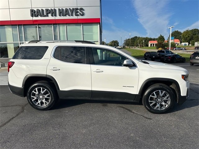 Used 2023 GMC Acadia SLT image 2