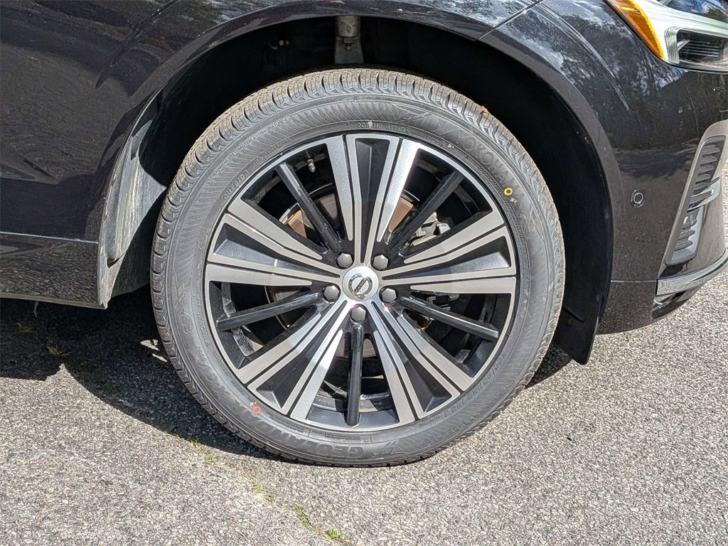 Certified 2023 Volvo XC60 B5 Ultimate w/ Climate Package image 11
