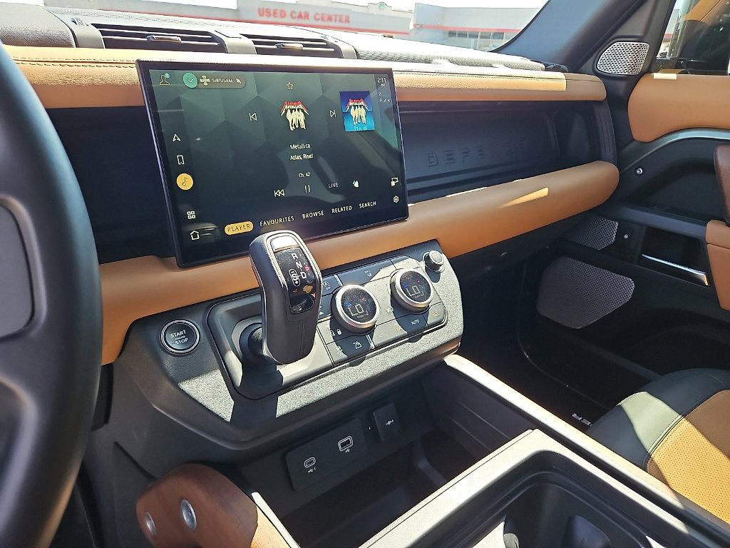 Used 2023 Land Rover Defender 130 X image 17