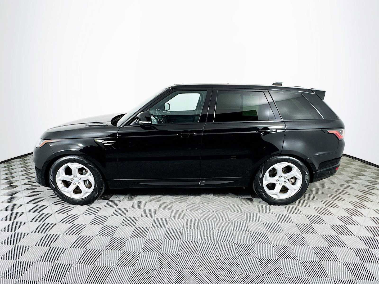 Used 2020 Land Rover Range Rover Sport HSE image 8