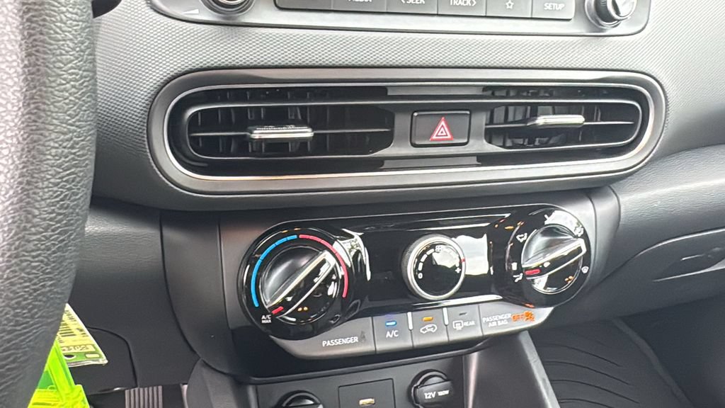 Used 2023 Hyundai Kona SE FWD image 19