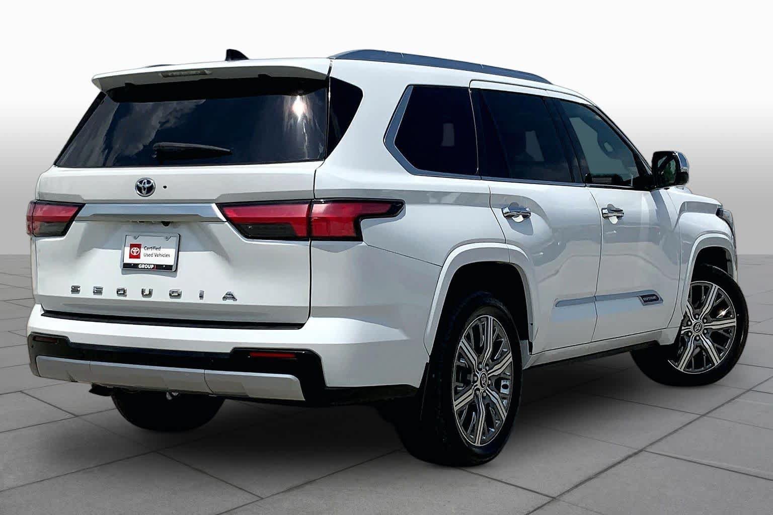 Used 2023 Toyota Sequoia Capstone RWD image 13
