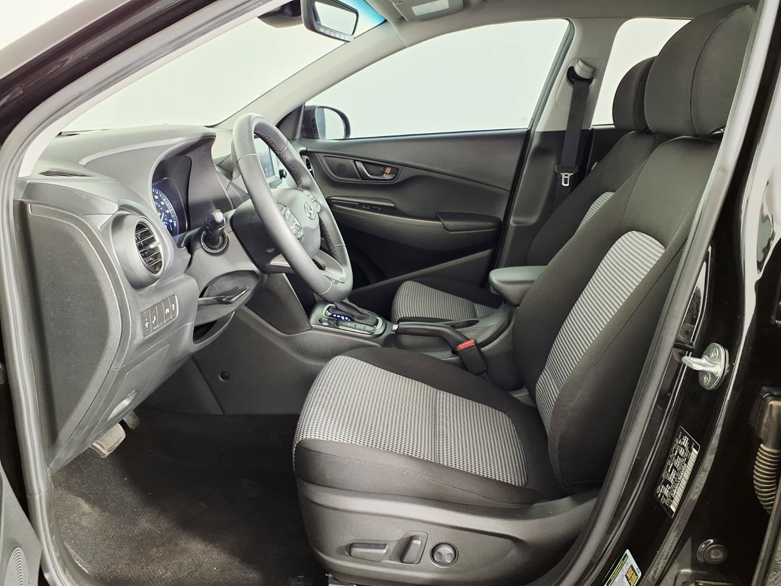 Certified 2021 Hyundai Kona SEL Plus w/ Cargo Package FWD image 17