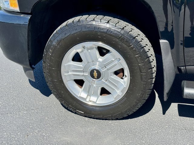 Used 2013 Chevrolet Silverado 1500 LTZ AWD/4WD image 8