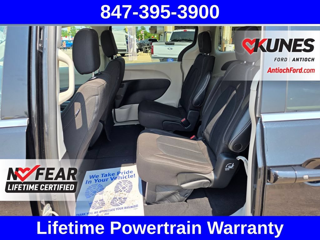 Used 2023 Chrysler Voyager LX FWD image 23