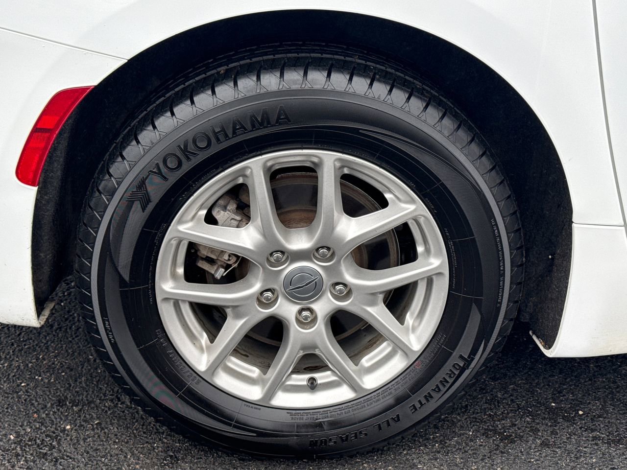 Used 2024 Chrysler Voyager LX image 10