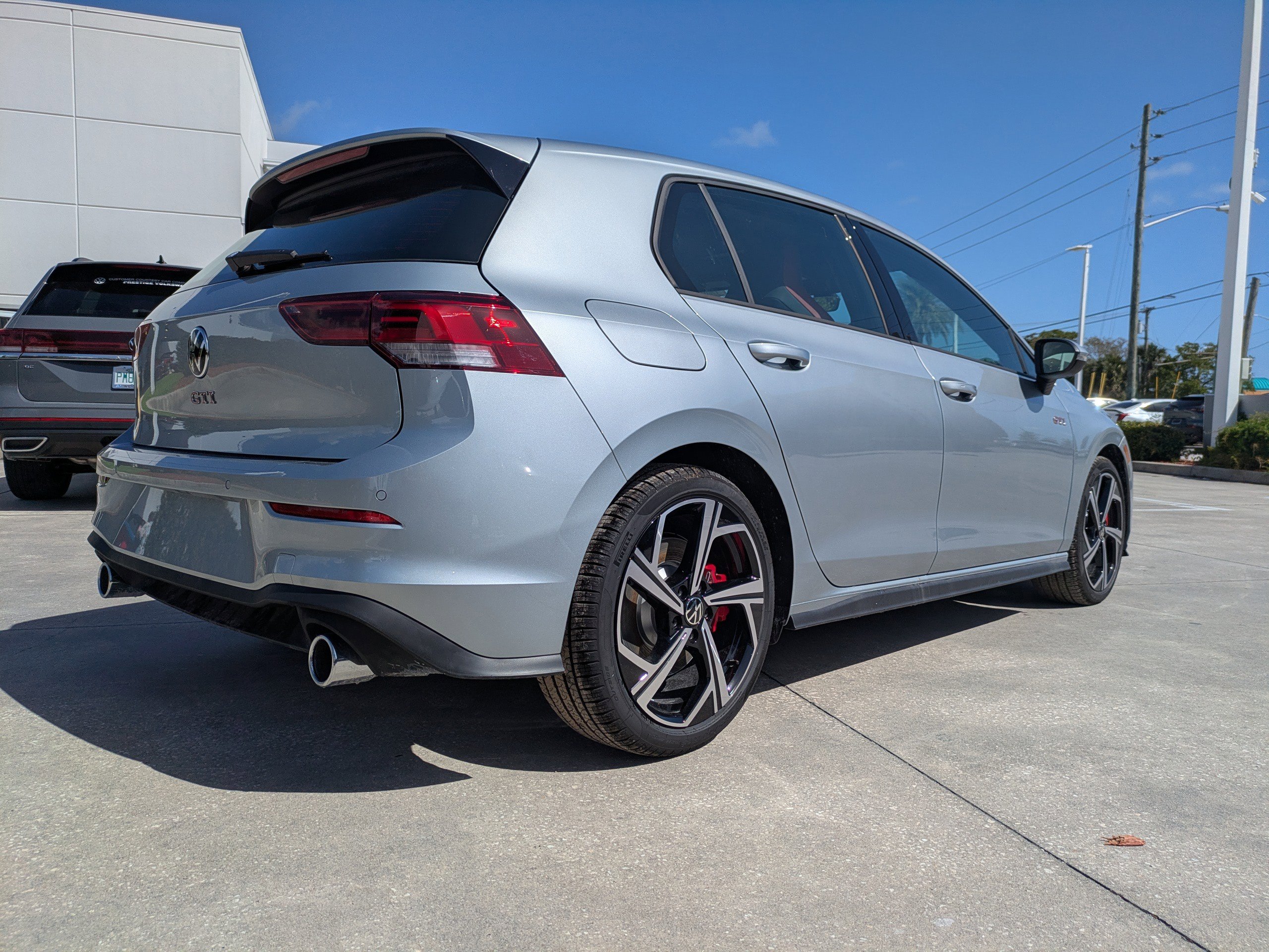 New 2026 Volkswagen GTI SE FWD image 4